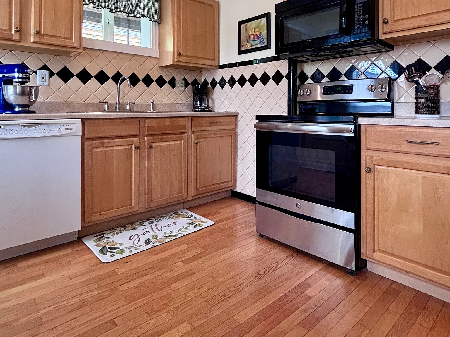 2 bed, 1487 sqft, $3,200 — Photo 3