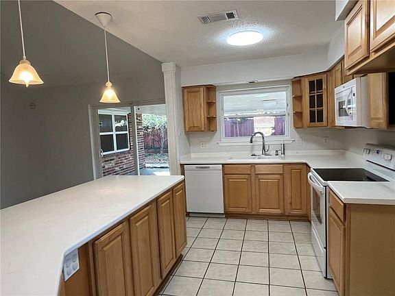 5th image of 3104 Birch Ln
