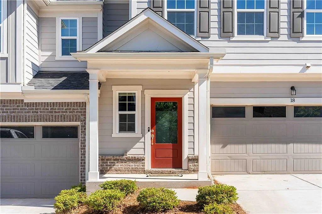 3 bed, 2.5 bath, 2375 sqft, $2,850 — Photo 2