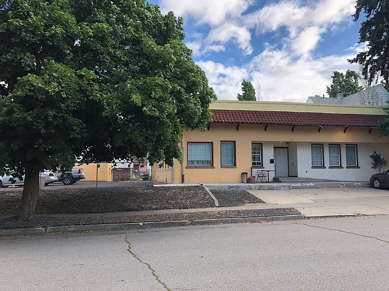 916 W Augusta Ave — Photo 24