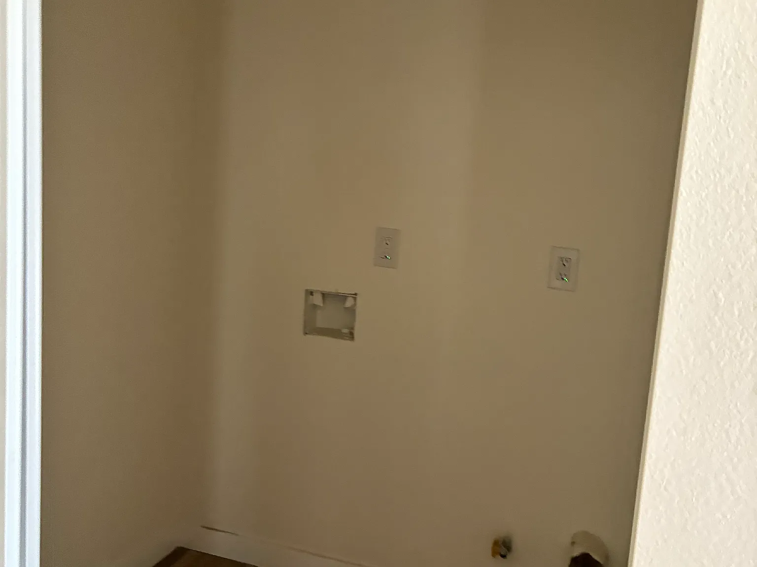 4 bed, 1.5 bath, $3,200 — Photo 1