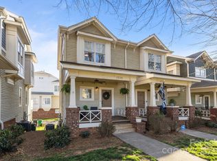 1335 Summit Greenway Ct, Charlotte, NC 28208