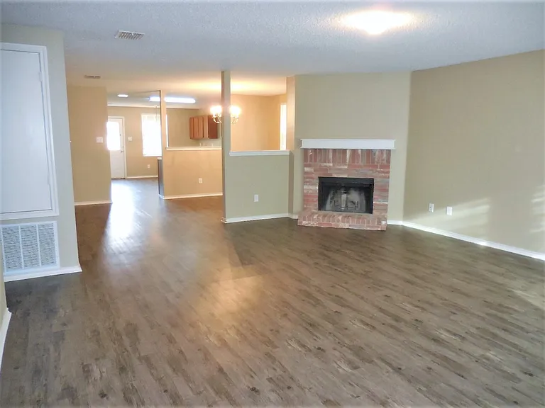 3617 Andalusian Dr — Photo 7