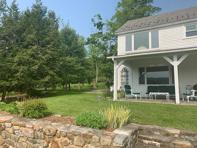 1292 Oblong Rd — Photo 6