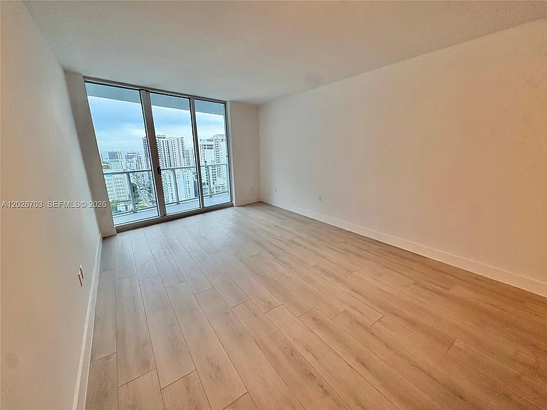 185 SW 7th St #2504 — Photo 14