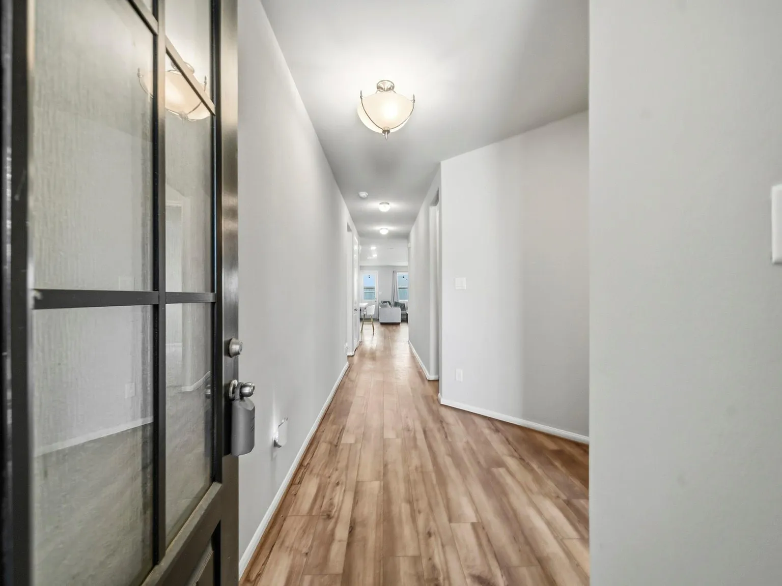 4 bed, 3.0 bath, 1886 sqft, $2,500 — Photo 3