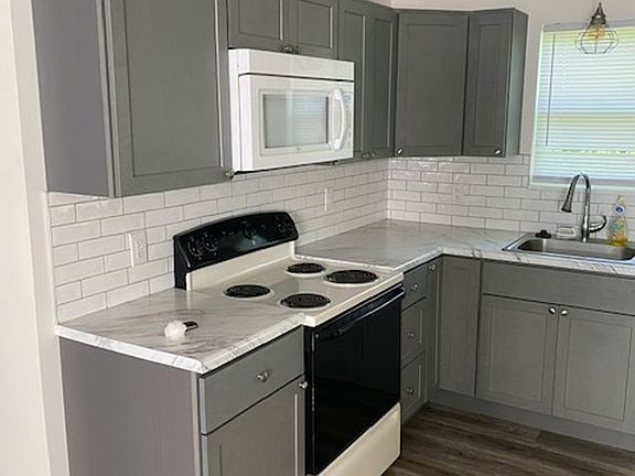 3rd image of 803 Ridgeway Ave