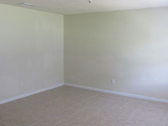 3rd image of 575 Bee Ave