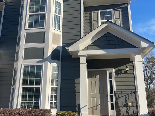 1449 Bluff Valley Cir, Gainesville, GA 30504