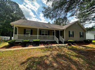 370 Parrish Farm Ln, Benson, NC 27504