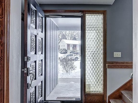 3rd image of 4906 N 114th St