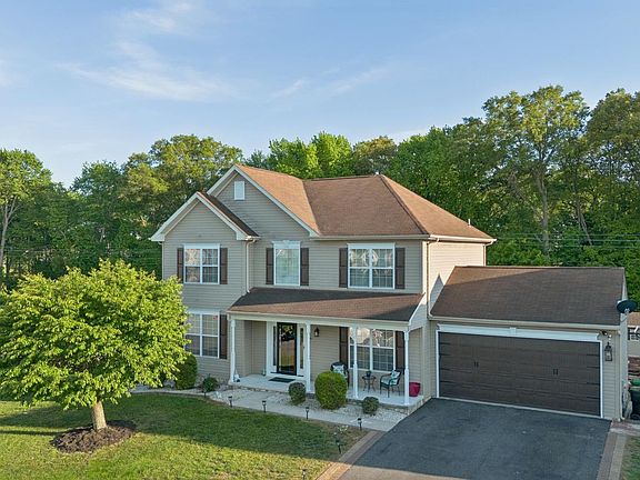 5th image of 19 Grayton Dr