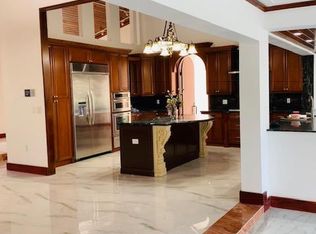 19440 Royal Birkdale Dr, Hialeah, FL 33015