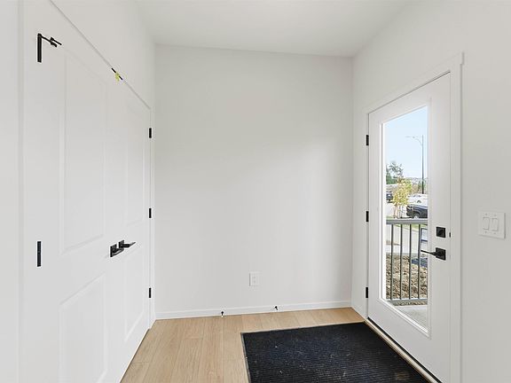 2nd image of 8816 Edgemont Way NW