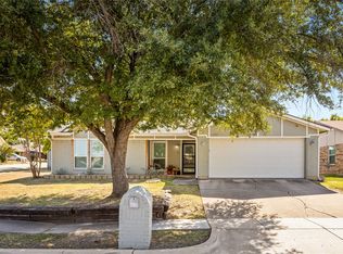 6480 Green Ridge Dr, Watauga, TX 76148