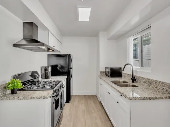 Downtown Modern Smart Home, 1646 J St #1, San Diego, CA 92101