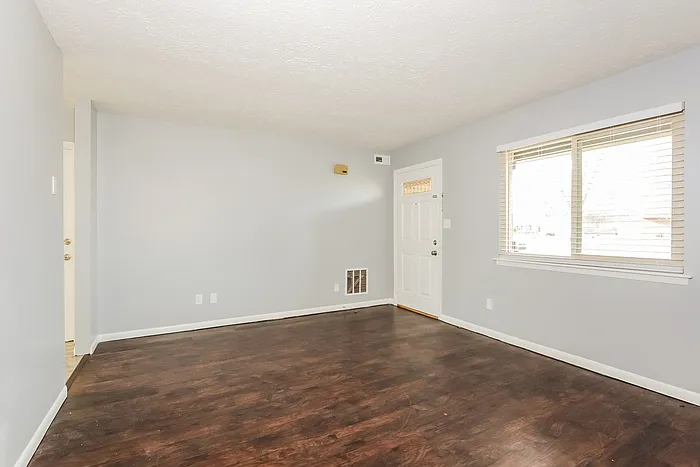 1233 Plymouth Rock Way — Photo 3