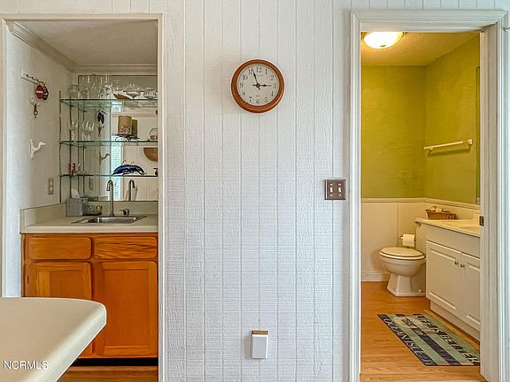 4th image of 263 W 1st St #33A
