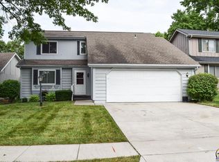 3007 SW Arrowhead Rd, Topeka, KS 66614
