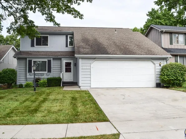 3007 SW Arrowhead Rd, Topeka, KS 66614