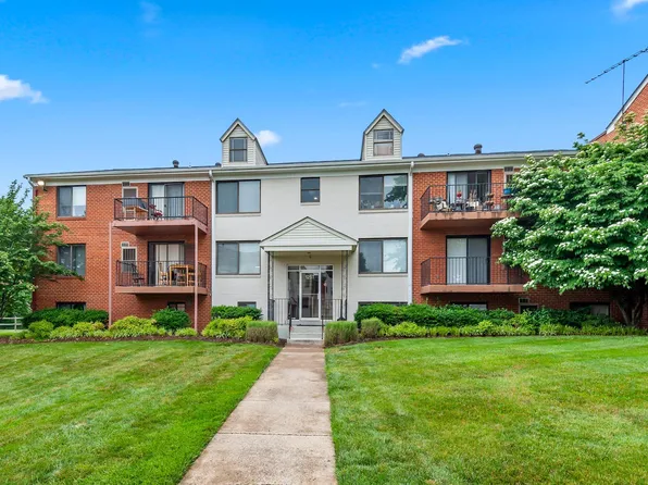 125 Clubhouse Dr SW Unit 6, Leesburg, VA 20175