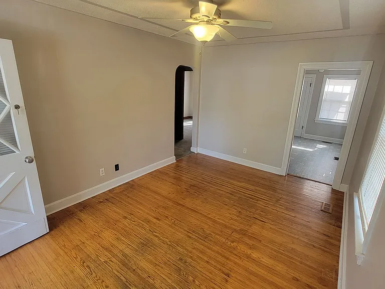 1554 Clara Ave — Photo 3