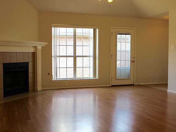 4th image of 4122 Green Meadow Dr