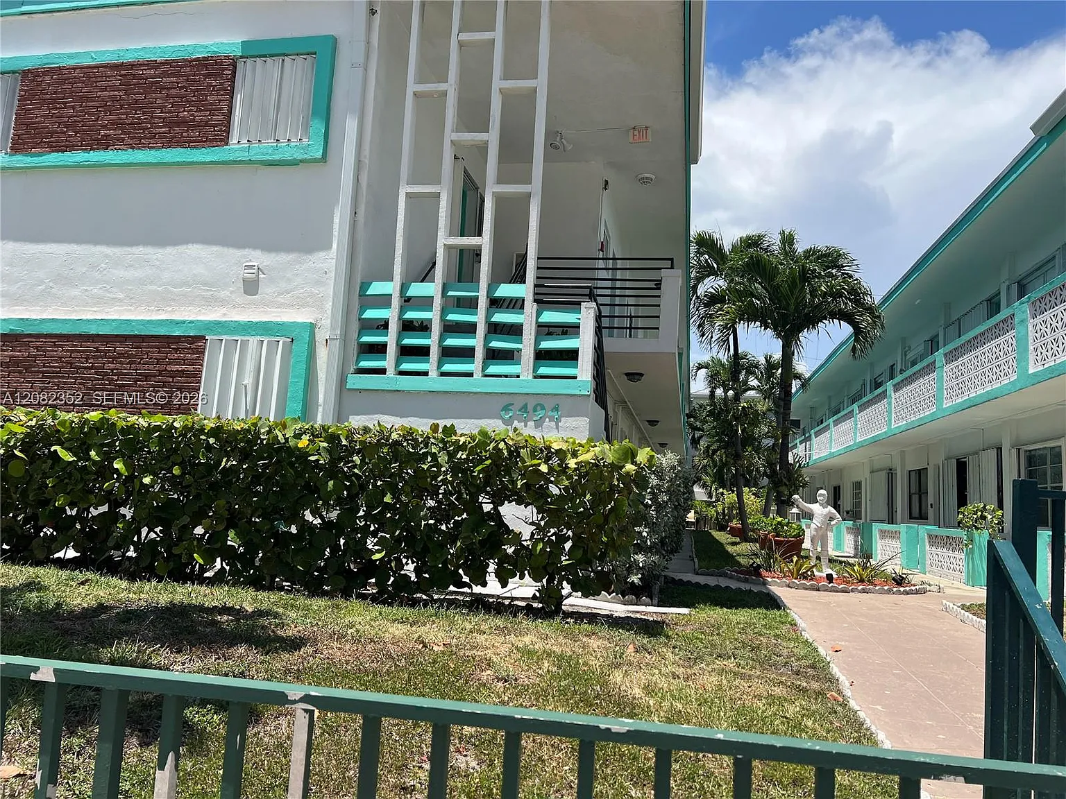 Broadwater Beach Arms Ii — Photo 1