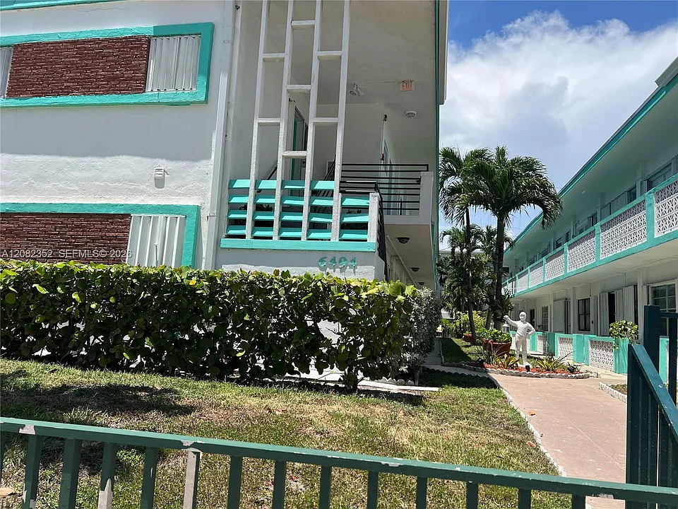 6494 Collins Ave #24