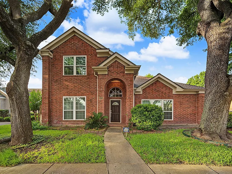 14135 Swallowfield Dr — Photo 1