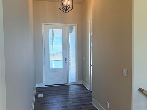 3rd image of 4404 Chennault St