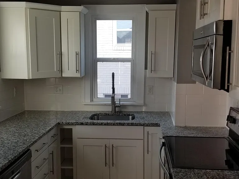 4715 Chicago St — Photo 2