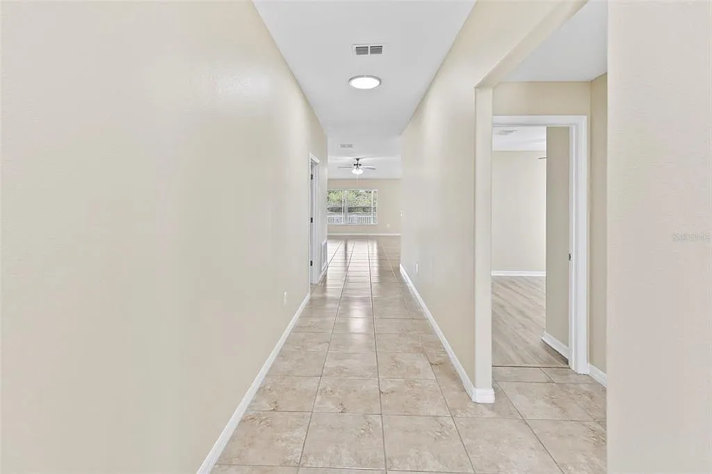 4 bed, 2.0 bath, 1922 sqft, $2,700 — Photo 3