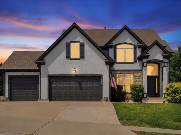 312 SE Battery Dr, Lees Summit, MO 64063