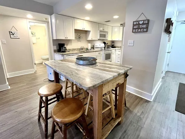 (undisclosed Address), Gulf Shores, AL 36561