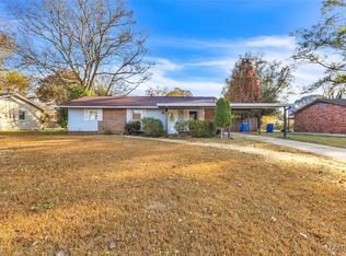 109 Warwick Dr, Prattville, AL 36066