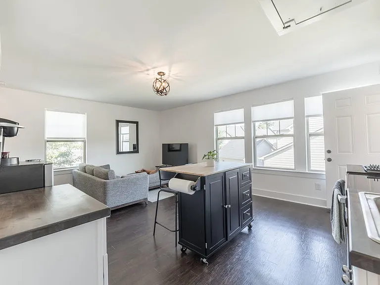 2404 Double Oaks Rd — Photo 15