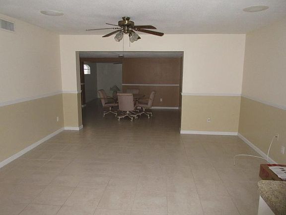 3rd image of 20406 Lorenzo Ave
