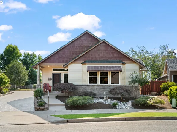 2451 Tracy Ln, Woodburn, OR 97071