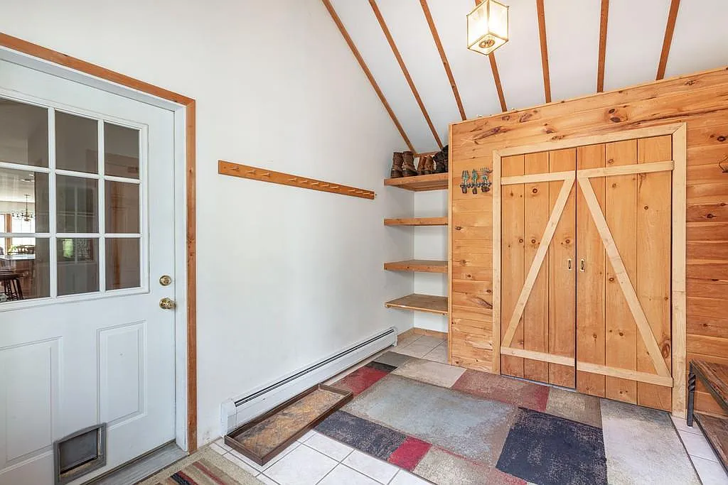 5 bed, 3836 sqft, $3,750 — Photo 3