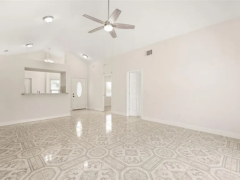 948 Ocala Woods Ln — Photo 5