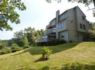 40 Brewster Rd, Londonderry, NH 03038