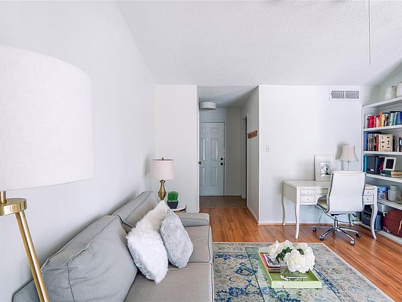 5th image of 2120 El Paseo St APT 2904