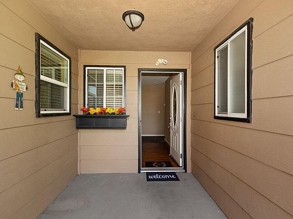5th image of 2225 Spring Dr
