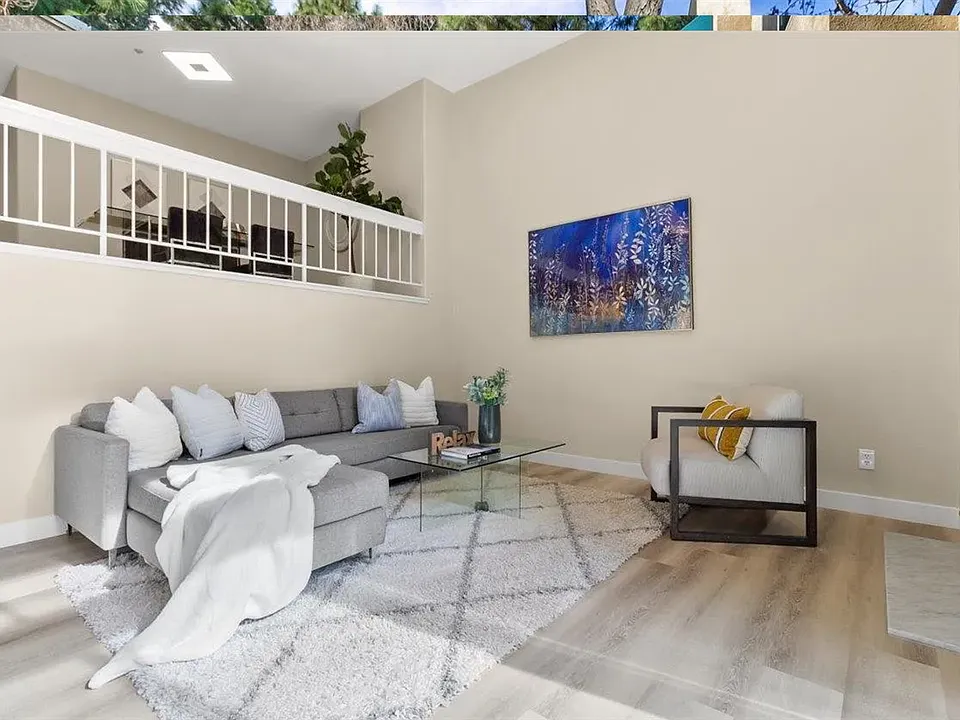 434 Galleria Dr #3