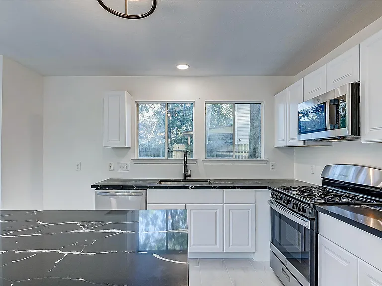 21892 Silver Oak Ct — Photo 18