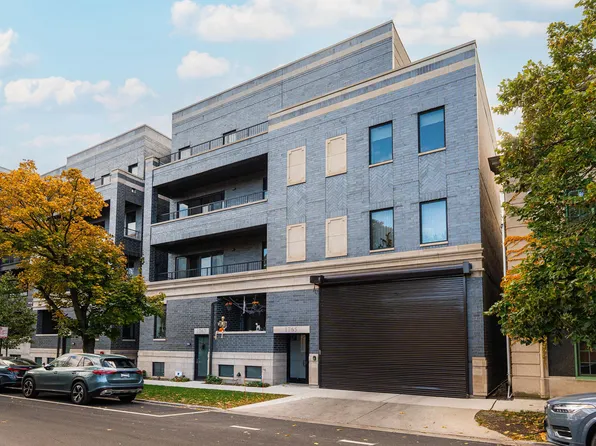 1767 W Rosehill Dr #304, Chicago, IL 60660