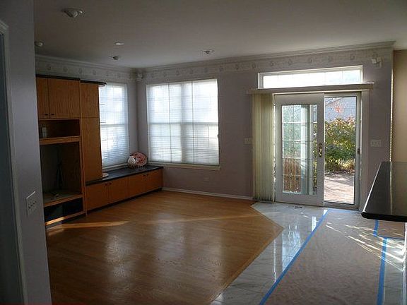 3rd image of 931 Kilburn Ct