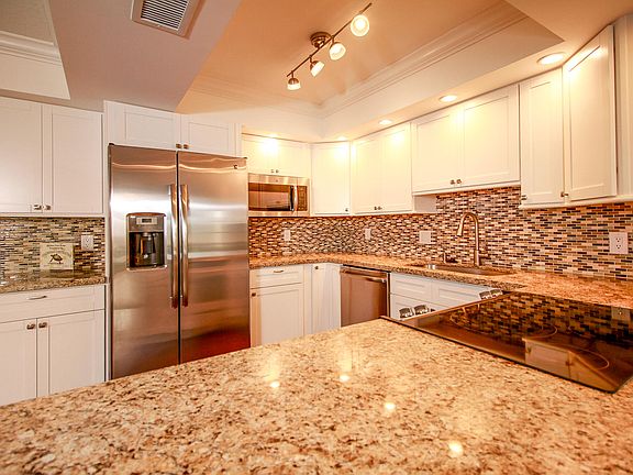 3rd image of 300 N Highway A1a #203-E
