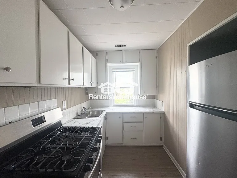 1685 Northwest Dr — Photo 11